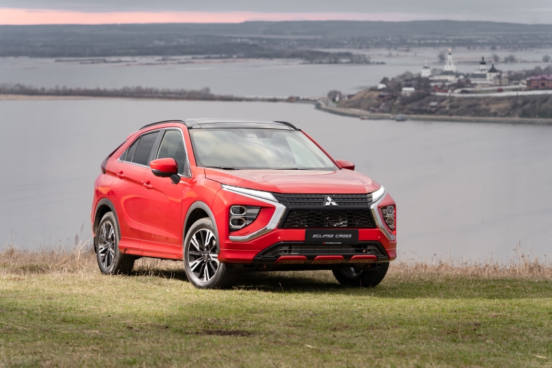 Обновленный Eclipse Cross. Тест стильного, но дорогого Mitsubishi