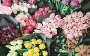 Служба доставки цветов: как выбрать букет