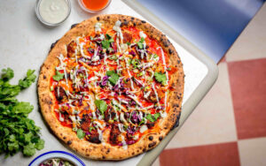 Вегетарианская пицца: как её выбрать для большой компании