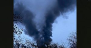 Атака армии РФ по Бродам: в городе вторые сутки дым и повышенное содержание оксида углерода