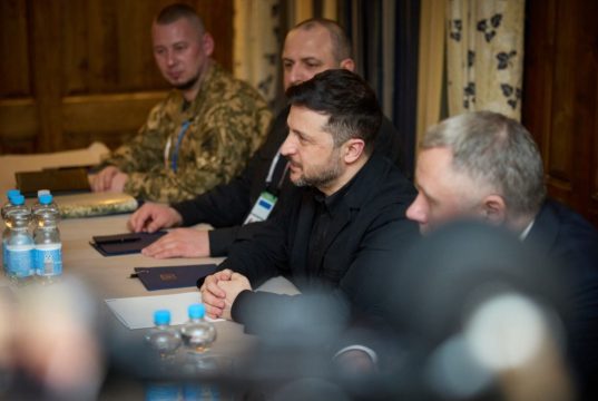 Принципиальная позиция по Донбассу и сроки гарантий безопасности от США – новые заявления Зеленского в Мюнхене