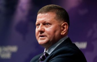 Залужный неожиданно отреагировал на слухи о начале политической карьеры