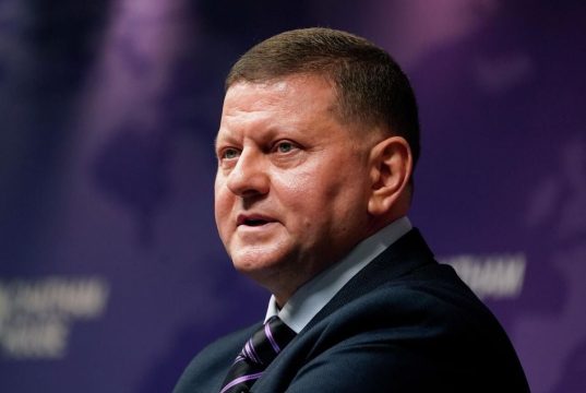 Залужный неожиданно отреагировал на слухи о начале политической карьеры